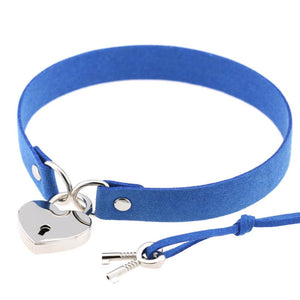 Lock heart choker collar