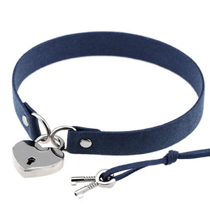 Lock heart choker collar